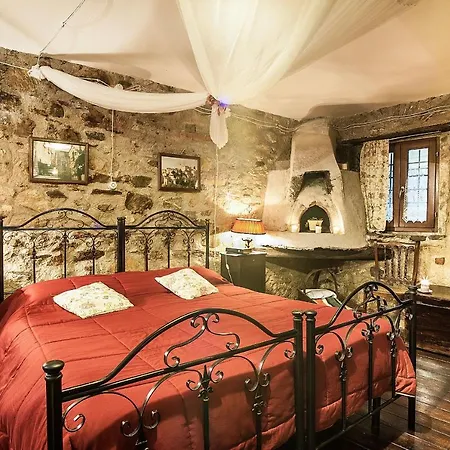 Sleeps 7 Brienza