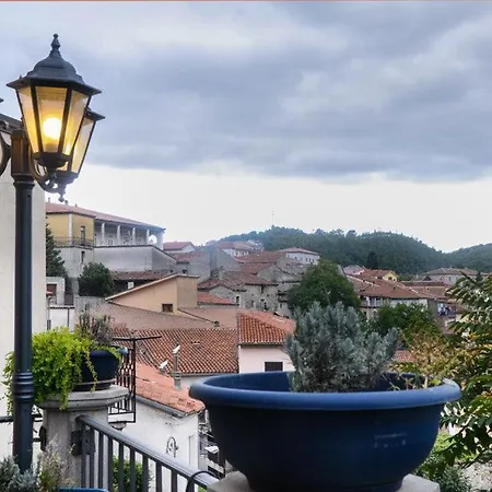 Apartamento Sleeps 7 Brienza