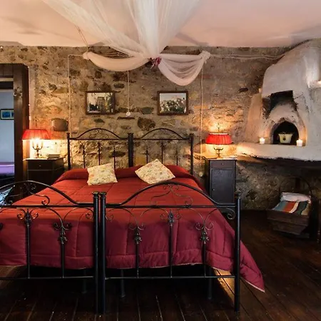 Sleeps 7 Brienza